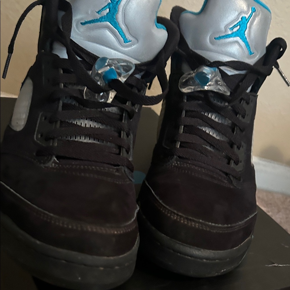 Jordan 5  Men's Black and Blue Sneakers